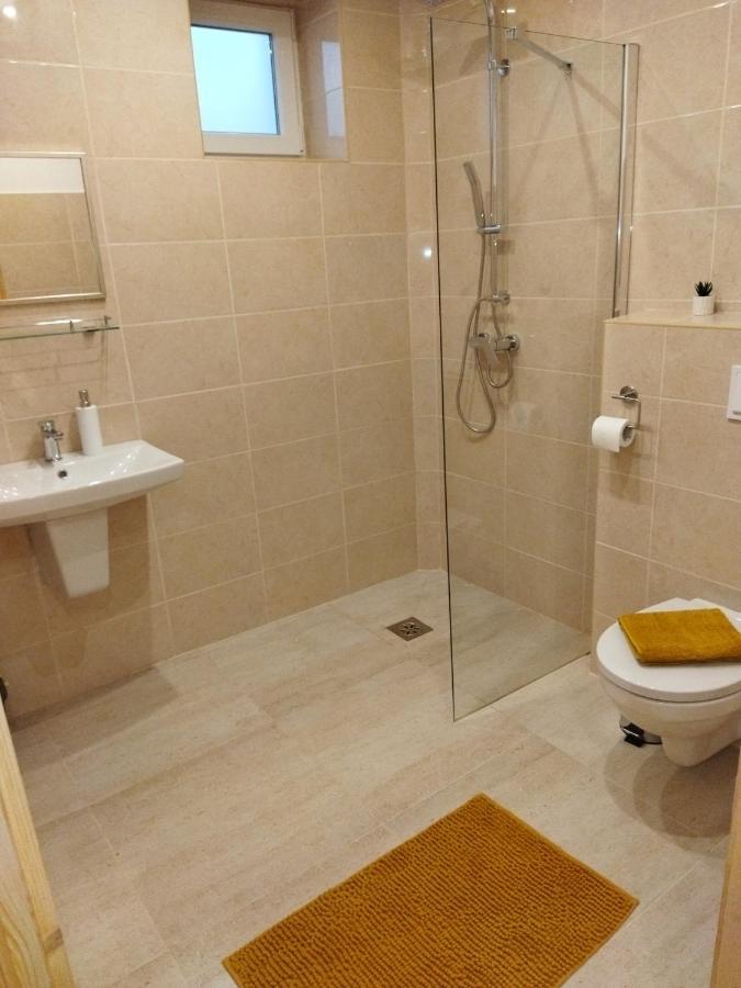Csengo Vendeghaz Hotel Kiskoros Luaran gambar